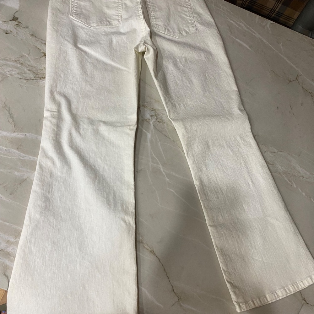Loft Kick crop white pants, never worn, no tags - Picture 2 of 4
